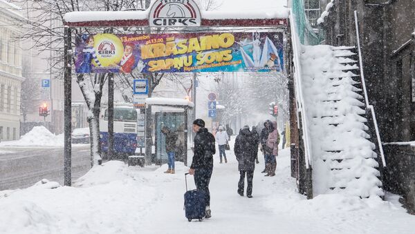 Улица Меркеля снег в Риге - Sputnik Латвия