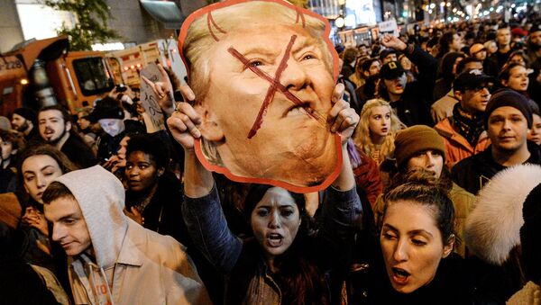 Акция протеста против Дональда Трампа в Нью-Йорке - Sputnik Латвия