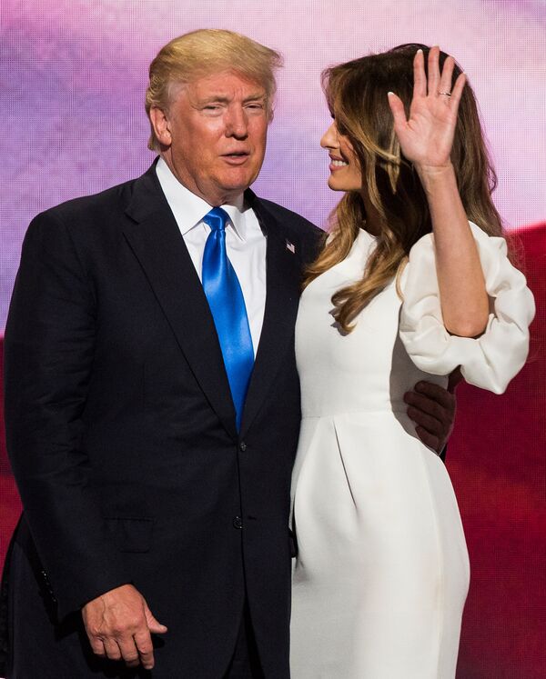 Дональд Трамп с супругой Меланией - Sputnik Латвия