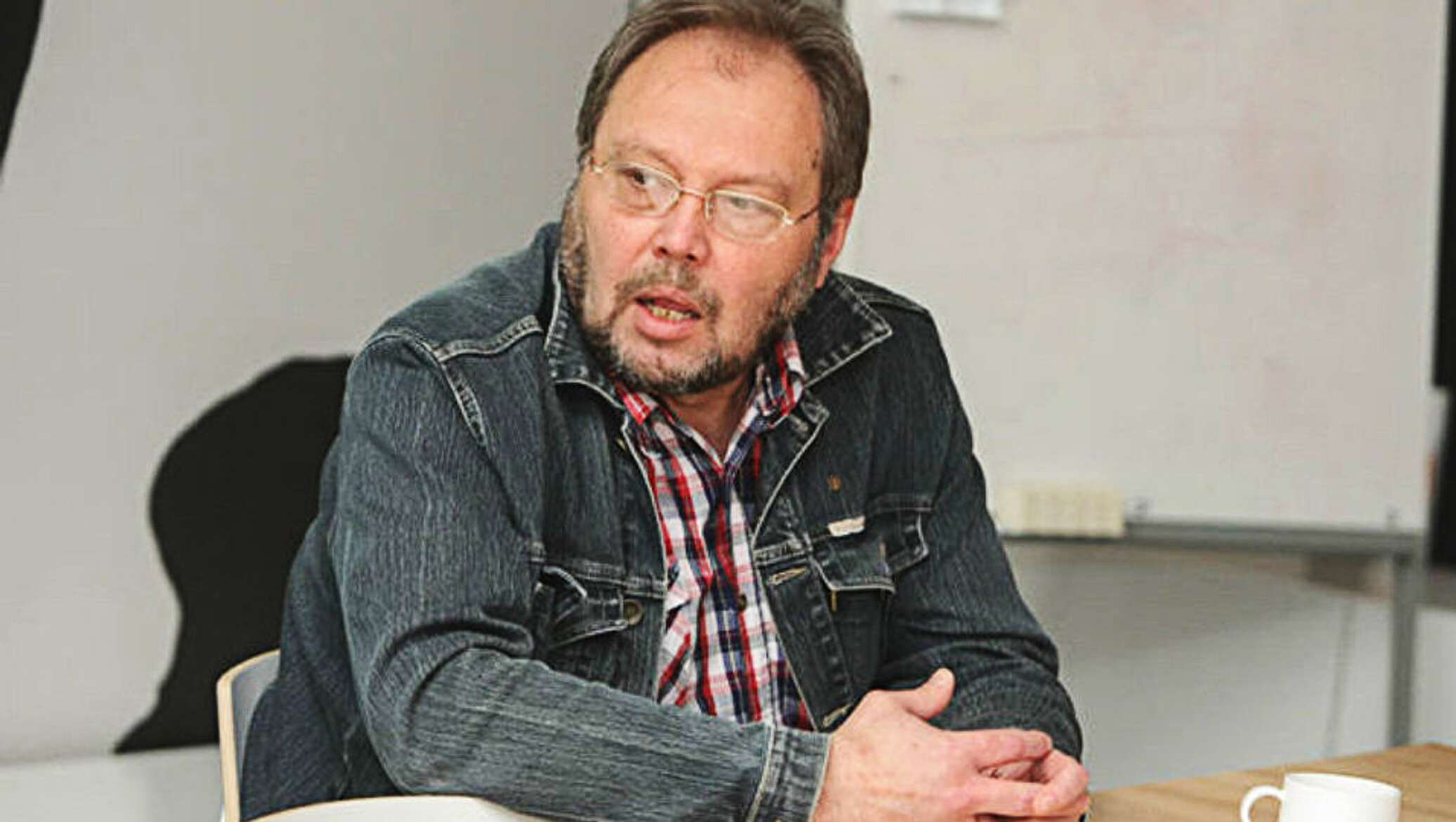 литовский журналист айнис. журналисты литвы. литовский журналист. литовский журналист. литовский журналист.