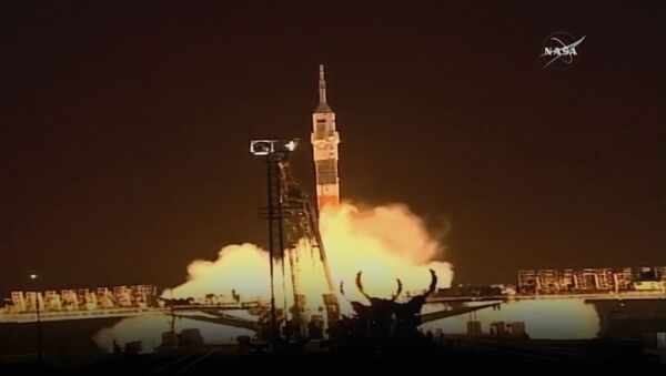 Zeme iluminatorā: startējis kuģis Sojuz ar jauno SKS ekipāžu - Sputnik Latvija