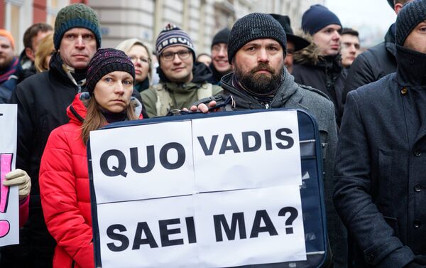 Пикет малых предпринимателей против отмены налога с микропредприятий Пикет малых предпринимателей против отмены налога с микропредприятий - Sputnik Латвия
