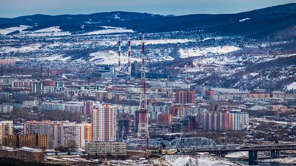 На рассвете понимаешь, что город с трех сторон окружен высокими горами На рассвете понимаешь, что город с трех сторон окружен высокими горами - Sputnik Латвия