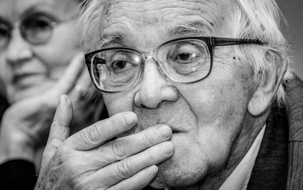 Iļja Vojevodins. Krasnojarskas Pedagoģiskā institūta Reliģijas zinātnes katedras docents Iļja Vojevodins. Krasnojarskas Pedagoģiskā institūta Reliģijas zinātnes katedras docents - Sputnik Latvija