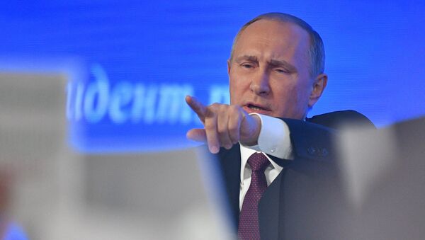 Двенадцатая ежегодная большая пресс-конференция президента РФ Владимира Путина - Sputnik Латвия