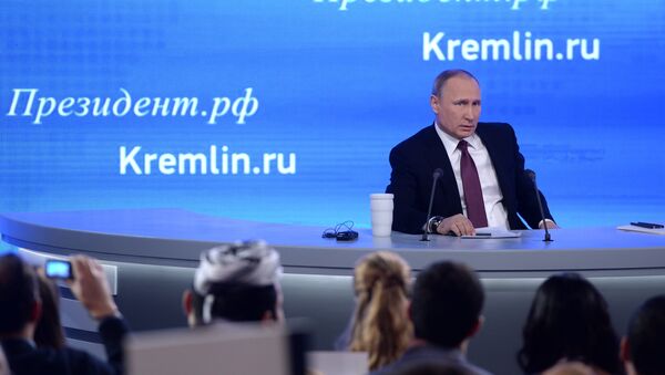 Двенадцатая ежегодная большая пресс-конференция президента РФ Владимира Путина - Sputnik Латвия