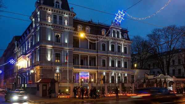 В Латвии затеяли переезд посольства РФ на улицу Немцова В Латвии затеяли переезд посольства РФ на улицу Немцова - Sputnik Латвия