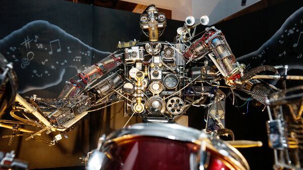 Бал роботов, робот-барабанщик, изготовленный в стиле стимпанк - Sputnik Латвия