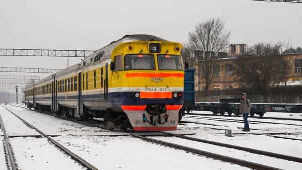 Латвийская железная дорога. Дизель-поезд - Sputnik Латвия