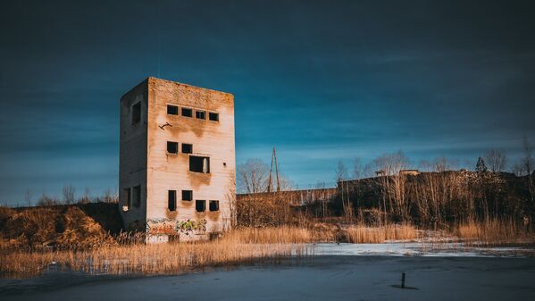 Затопленная тюрьма в карьере Румму в Эстонии - Sputnik Latvija