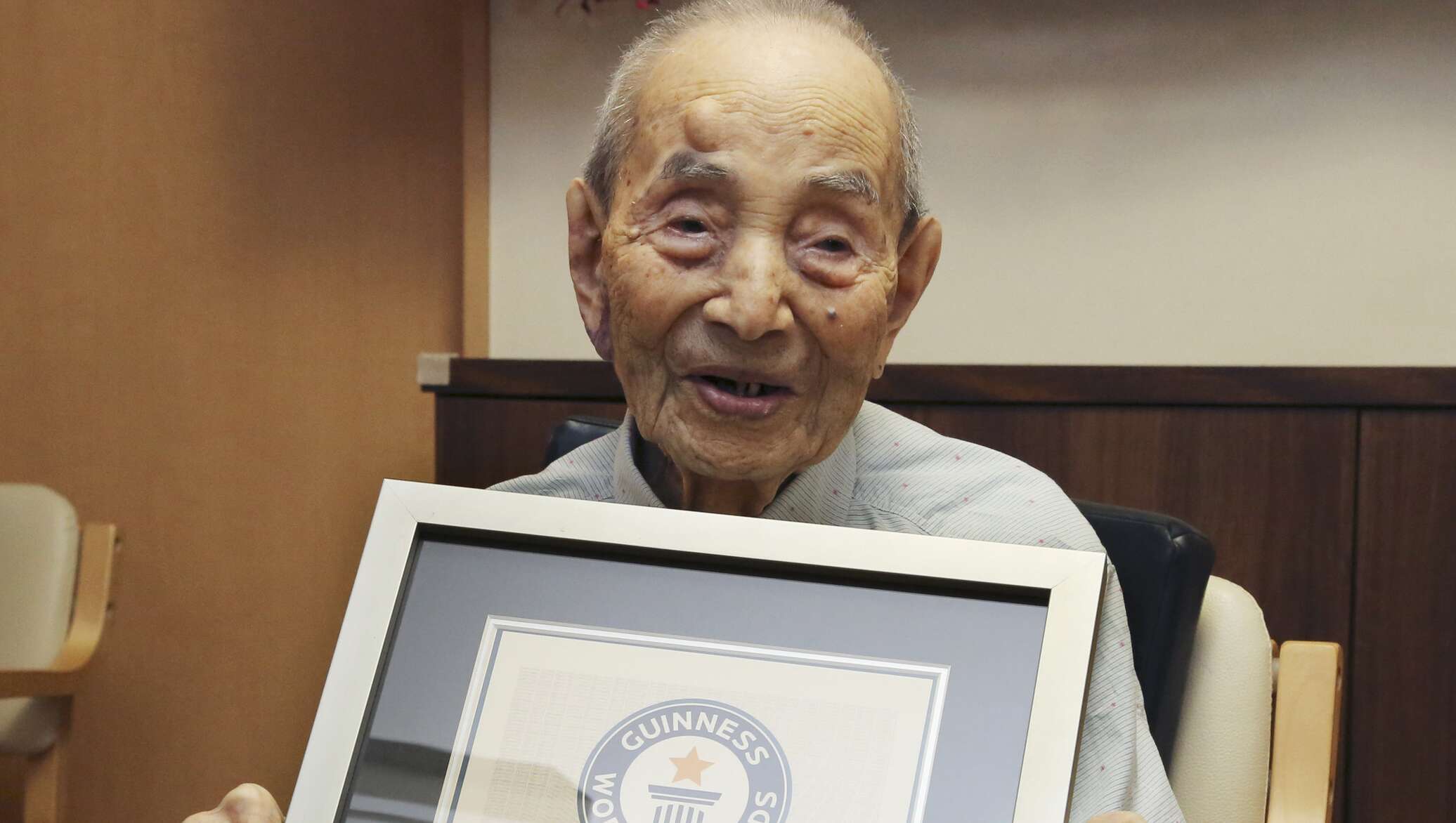 Самого старшего человека. Самый старый человек в мире на сегодняшний день живой. Самый долгожитель человек. Самый старый долгожитель в мире.
