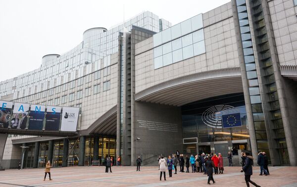 Здесь начинается знакомство с Европарламентом Здесь начинается знакомство с Европарламентом - Sputnik Латвия