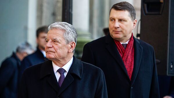 Президент Германии Йоахим Гаук и президент Латвии Раймондс Вейонис - Sputnik Латвия