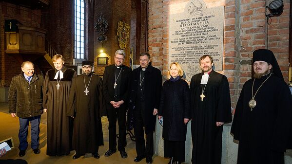 Представители различных конфессий в церкви Святого Петра - Sputnik Латвия