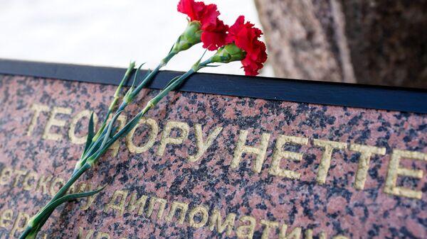 Советский дипкурьер Теодор Нетте ценой своей жизни защитил дипломатическую почту в поезде Москва - Рига, 5 февраля 1926 года Советский дипкурьер Теодор Нетте ценой своей жизни защитил дипломатическую почту в поезде Москва - Рига, 5 февраля 1926 года - Sputnik Латвия