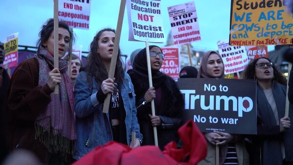 Демонстрация в Лондоне против госвизита Трампа в Великобританию - Sputnik Latvija