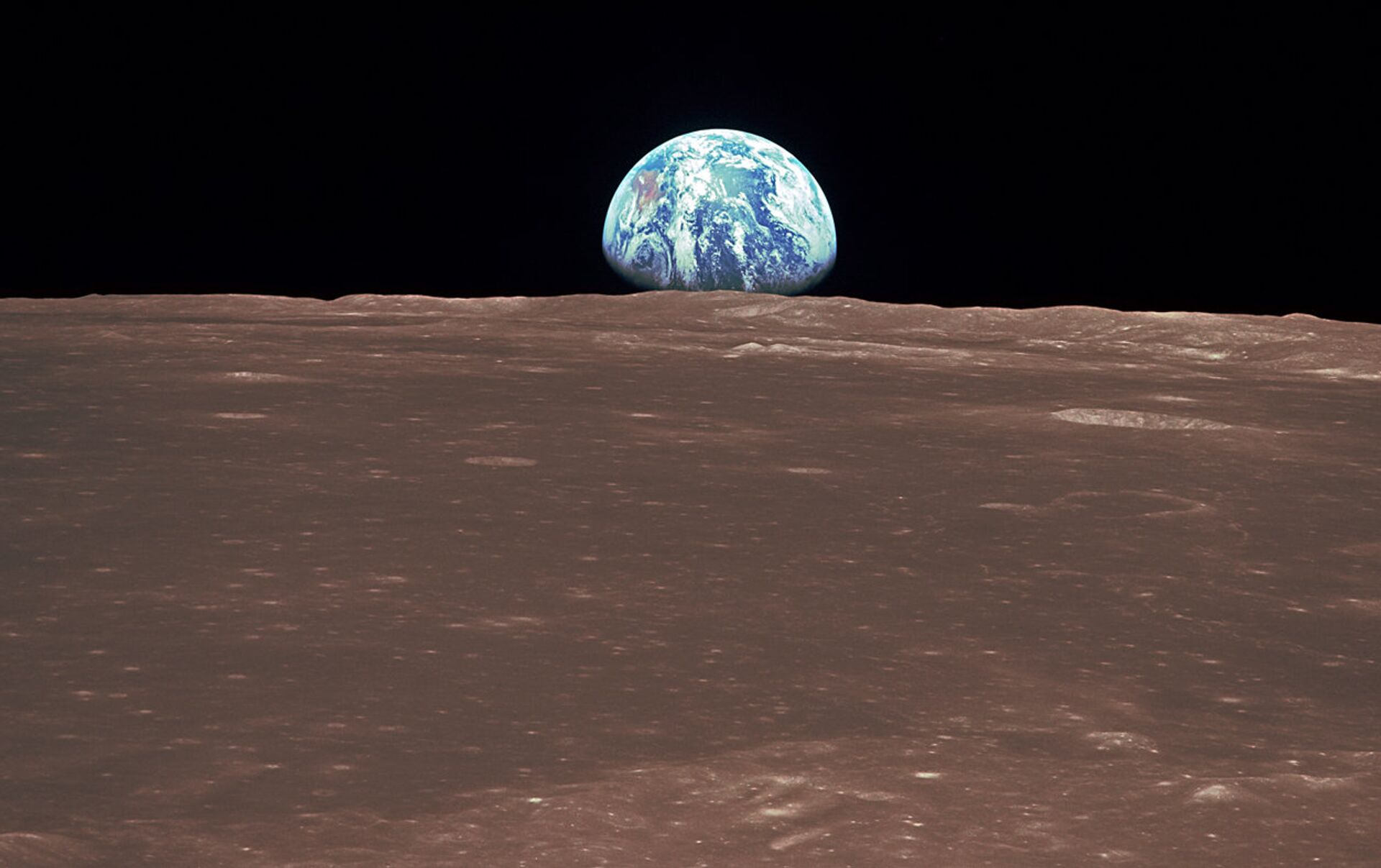 Вид космоса с поверхности Луны