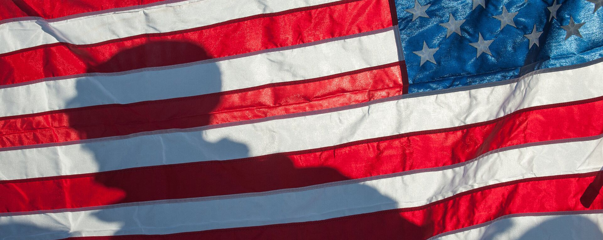 Флаг Соединённых Штатов Америки на демонстрации военной техники и вооружения НАТО в Латвии - Sputnik Латвия, 1920, 17.01.2019