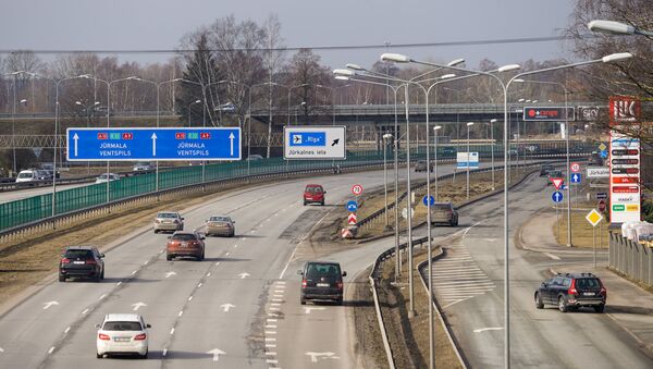 Юрмальское шоссе на участке Карла Ульманя гатве проходит по границе района Плескодале - Sputnik Латвия