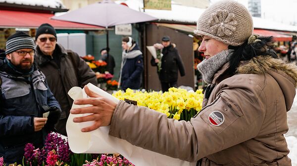 Продажа цветов 8 Марта в Риге Продажа цветов 8 Марта в Риге - Sputnik Латвия
