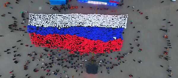Живой флаг России в Севастополе Живой флаг России в Севастополе - Sputnik Латвия