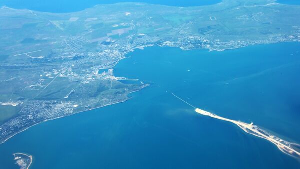 Вид на Остров Тузла и город Керчь из самолета - Sputnik Латвия