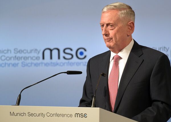 Министр обороны США Джеймс Мэттис на 53-й Мюнхенской конференции по безопасности Министр обороны США Джеймс Мэттис на 53-й Мюнхенской конференции по безопасности - Sputnik Латвия
