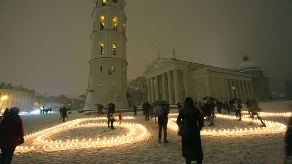 Katedrāle Viļņā akcijas Zemes stunda laikā - Sputnik Latvija