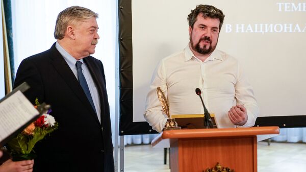 Специальным призом был награждён журналист портала Sputnik Латвия Владимир Дорофеев за актуализацию темы русских художников в Национальном художественном музее Специальным призом был награждён журналист портала Sputnik Латвия Владимир Дорофеев за актуализацию темы русских художников в Национальном художественном музее - Sputnik Латвия