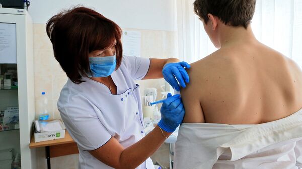 Вакцинация против гриппа, архивное фото - Sputnik Латвия