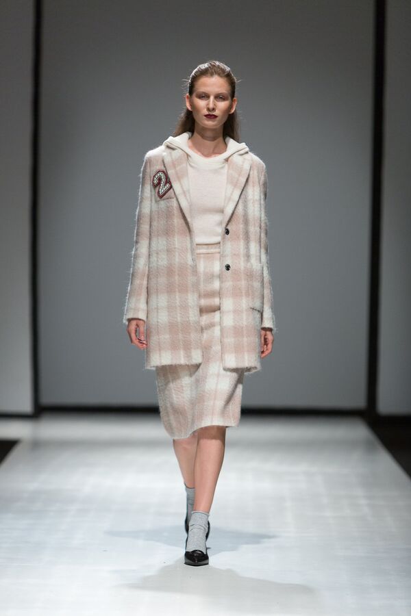 Riga Fashion Week: наряды для уютной осени и красных дорожек Riga Fashion Week: наряды для уютной осени и красных дорожек - Sputnik Латвия