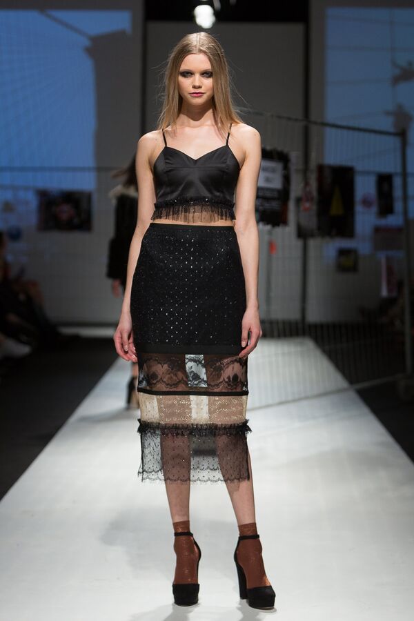 Riga Fashion Week: наряды для уютной осени и красных дорожек Riga Fashion Week: наряды для уютной осени и красных дорожек - Sputnik Латвия