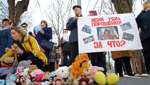 Митинг у посольства Украины - Sputnik Латвия