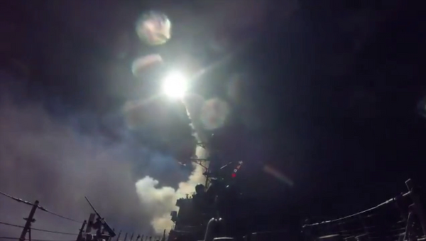 No ASV jūras spēku kuģiem palaiž raķetes pret Sīrijas bāzi Šairatā - Sputnik Latvija