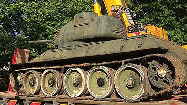 Tanks T-34-85 no Mika Lihmusa kolekcijas - Sputnik Latvija