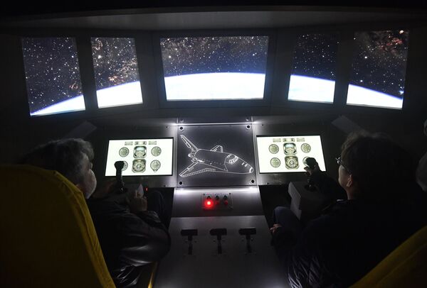 Приборная панель космического корабля Буран Приборная панель космического корабля Буран - Sputnik Латвия