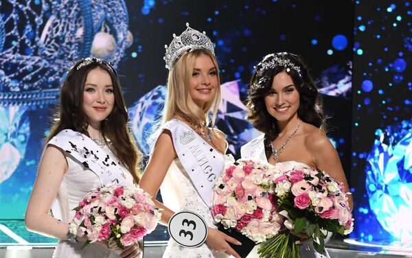 Победительницы конкурса Мисс Россия-2017 на церемонии награждения - Sputnik Латвия