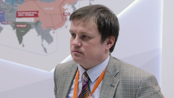 Заместитель управляющего Вентспилсского свободного порта Игорь Удодов Заместитель управляющего Вентспилсского свободного порта Игорь Удодов - Sputnik Латвия