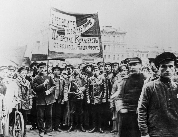 Митинг в поддержку Красной Армии во время Советско-польской войны Митинг в поддержку Красной Армии во время Советско-польской войны - Sputnik Latvija
