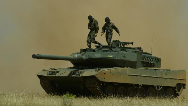 Spānijas armijas tanks Leopard 2E - Sputnik Latvija
