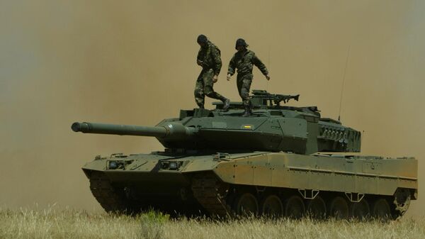 Spānijas armijas tanks Leopard 2E - Sputnik Latvija