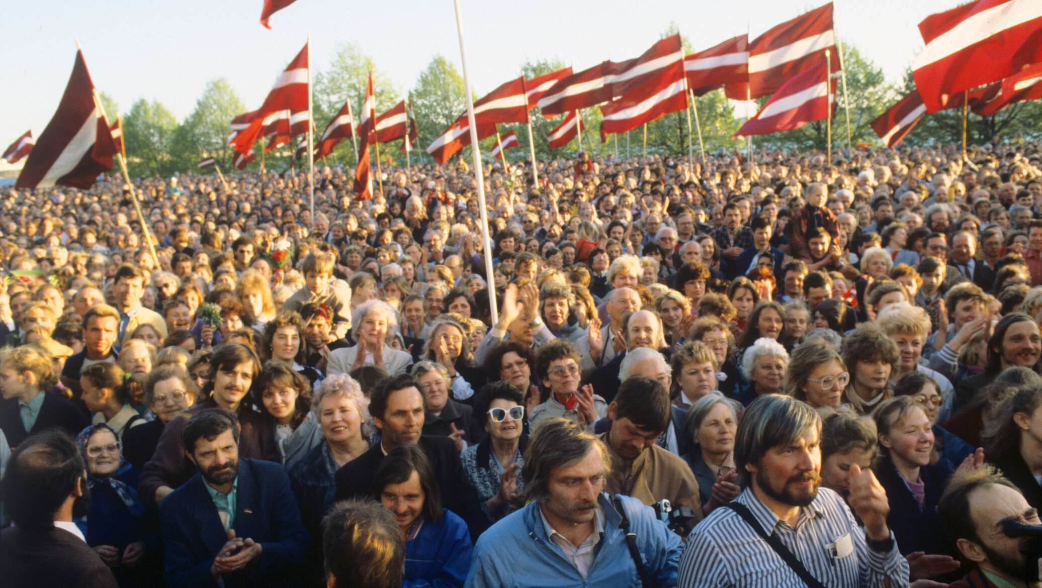 Народ фронт. Народный фронт Латвии 1990. Латвия 1988 народный фронт. Народный фронт Латвии 1989. Независимость Латвии 1991.