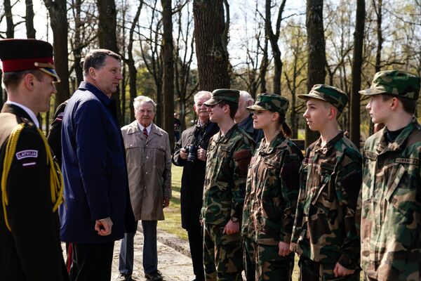 Президент Латвии Раймондс Вейонис пообщался с молодежью Президент Латвии Раймондс Вейонис пообщался с молодежью - Sputnik Латвия
