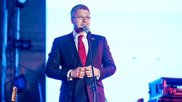 Мэр Риги Нил Ушаков на праздновании 9 мая в Парке Победы Мэр Риги Нил Ушаков на праздновании 9 мая в Парке Победы - Sputnik Латвия