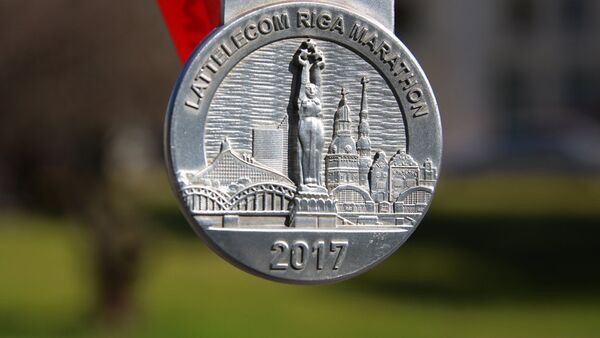 Медаль участника Рижского марафона - Sputnik Латвия