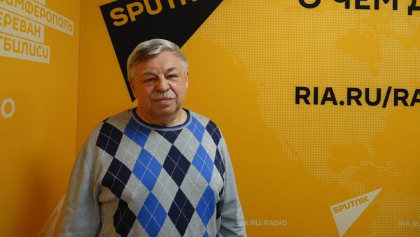 Доктор медицинских наук, профессор, Первый заместитель директора Национального научно-исследовательского института общественного здоровья Александр Линденбратен - Sputnik Латвия