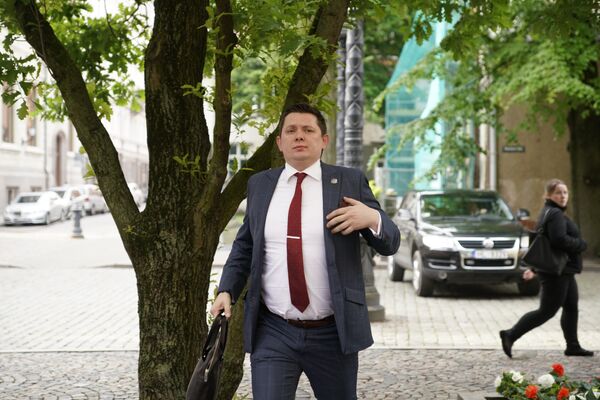 Депутатам Сейма напомнили о высказываниях Шноре, Артус Кайминьш Депутатам Сейма напомнили о высказываниях Шноре, Артус Кайминьш - Sputnik Латвия
