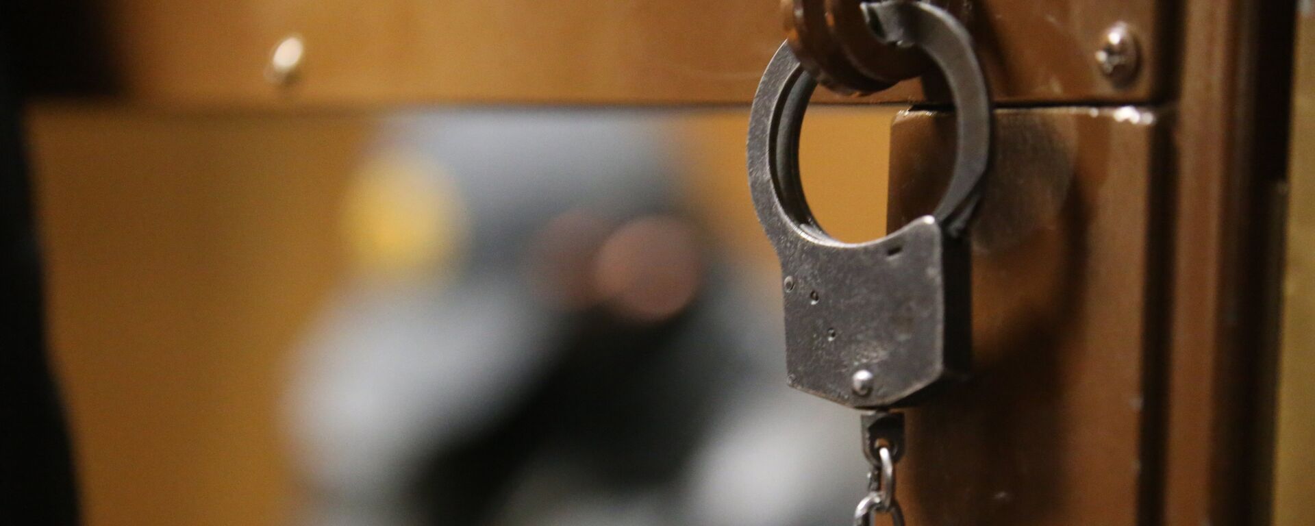 Наручники на двери - Sputnik Латвия, 1920, 28.11.2023