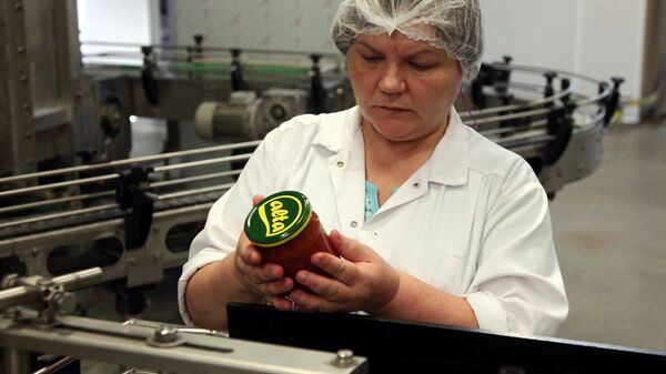 На производстве продукции Spilva На производстве продукции Spilva - Sputnik Латвия