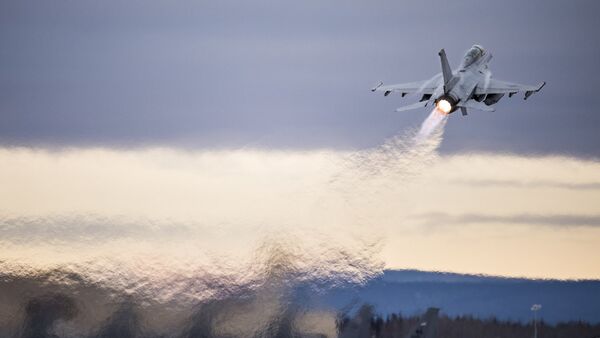 Американский истребитель F-16 - Sputnik Latvija